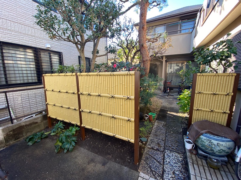 自然竹で作成した竹垣の経年劣化に伴い人工竹垣フェンスの設置（東京都大田区） 施工後